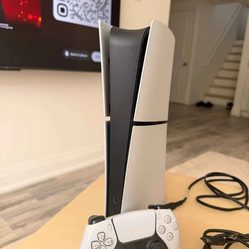 Ps5 Slim digital- LIKE NEW-Jan 26 - photo 2