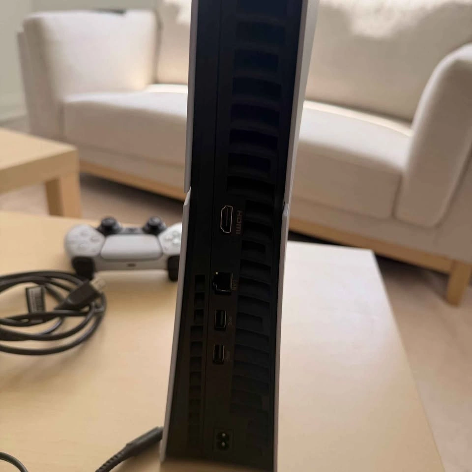 Ps5 Slim digital- LIKE NEW-Jan 26 - photo 4