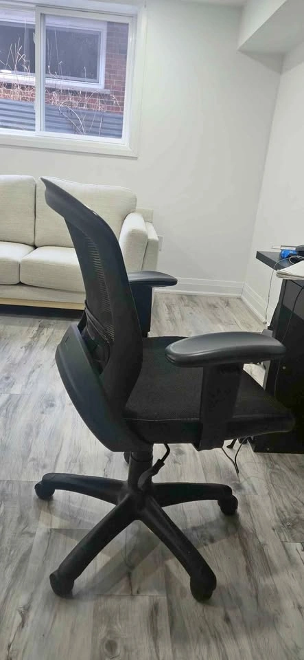 Staples Desk/Office Chair