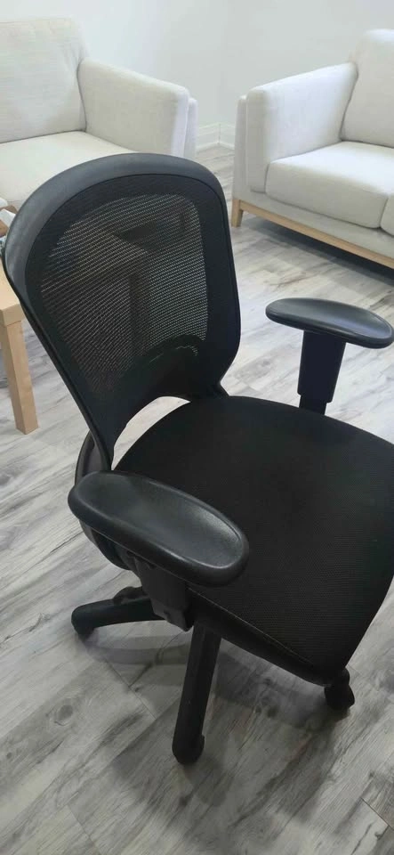 Staples Desk/Office Chair - photo 2