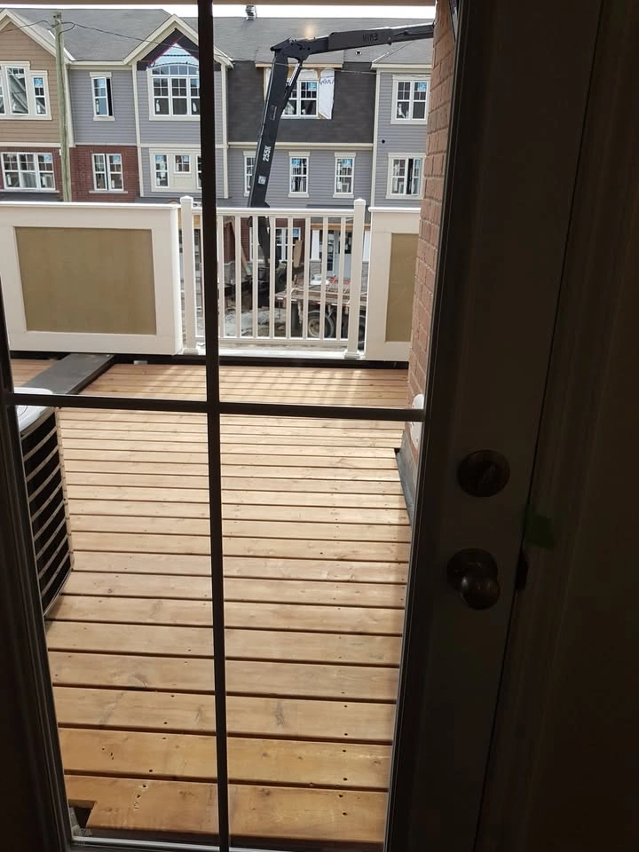 3 Beds 2.5 Baths Townhouse in North Pickering - photo 3