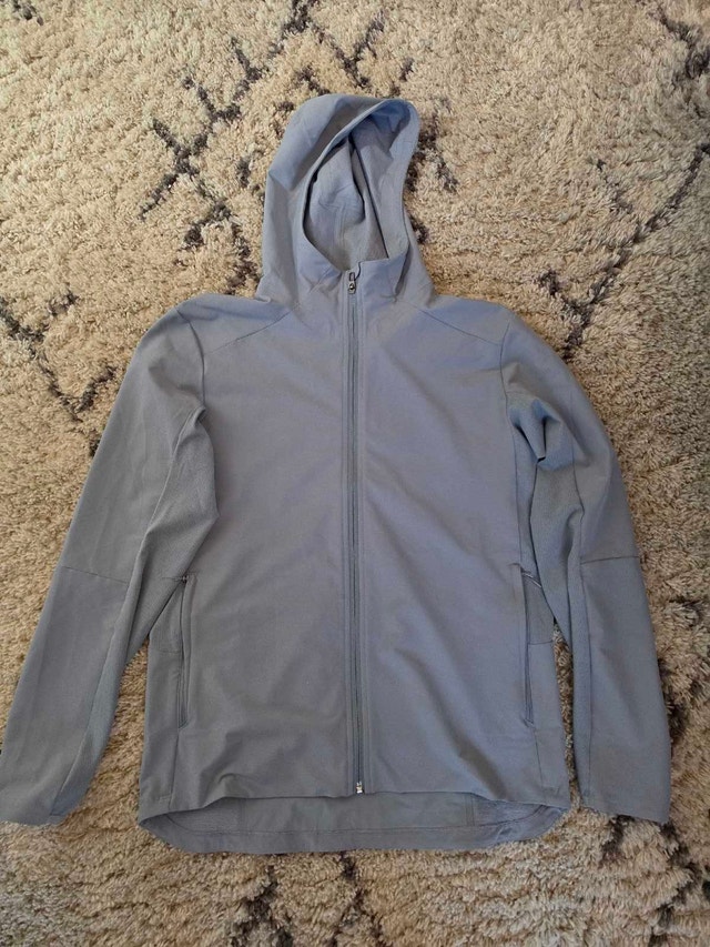 Lululemon Jacket - Size Medium