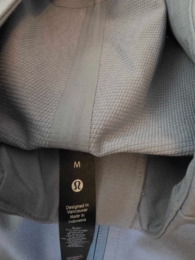 Lululemon Jacket - Size Medium - photo 3