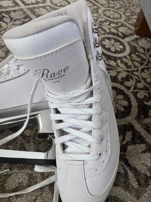 Jackson Rave 3400 Skates - Size 8 - photo 2