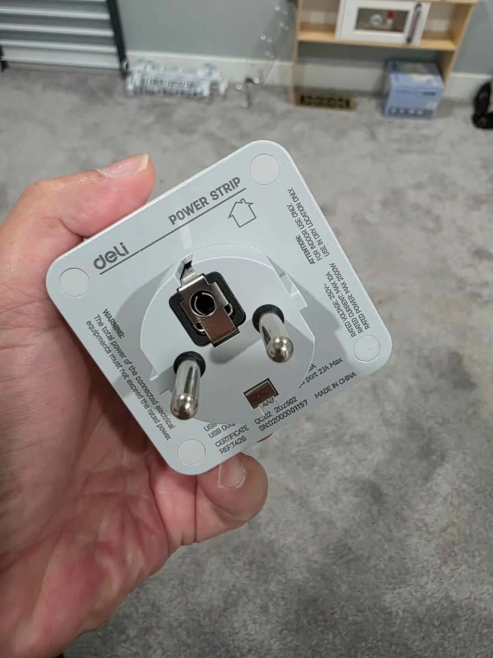 Adapter with USB A & C Ports (UK to Europe) - photo 3