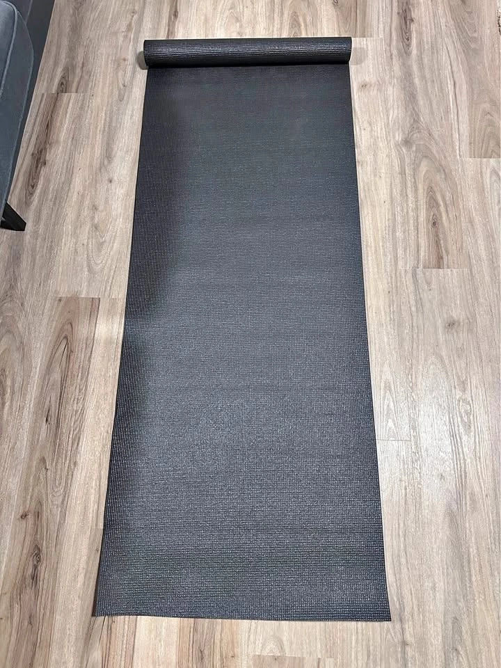 Yoga / Exercise Mat (Like New)