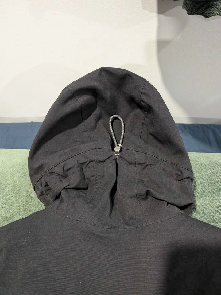 Women's Helly Hansen Winter Jacket - Size SM - photo 3