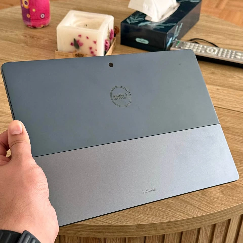 Dell Latitude 7350 Detachable - Intel Core Ultra 5 w/ AI NPU 8.8