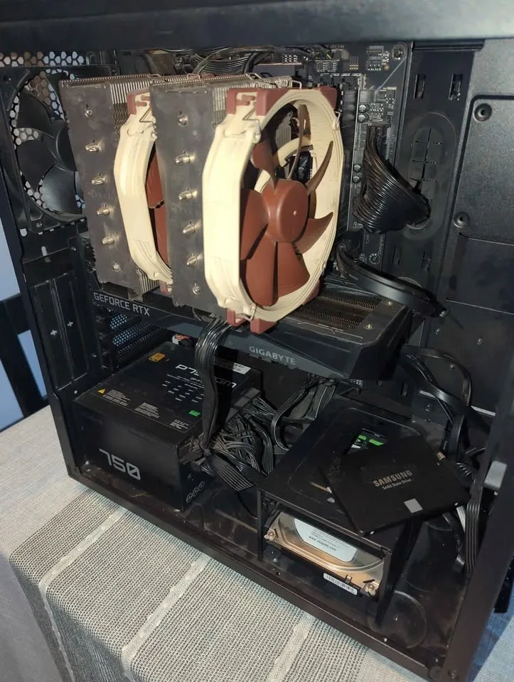 Gaming PC - RTX 3060 Ti, i5-10600k, 32 GB RAM, 2.25 TB Storage - photo 2