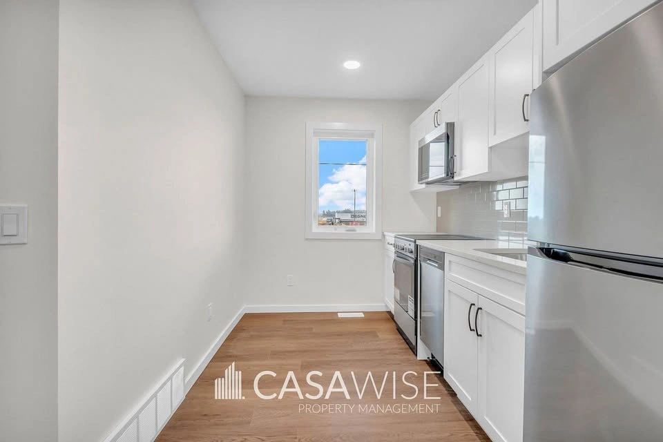 1 Bed 1 Bath - House - photo 2