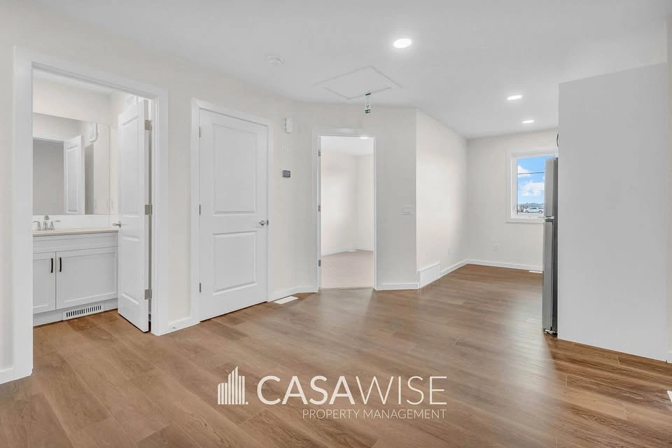 1 Bed 1 Bath - House - photo 3