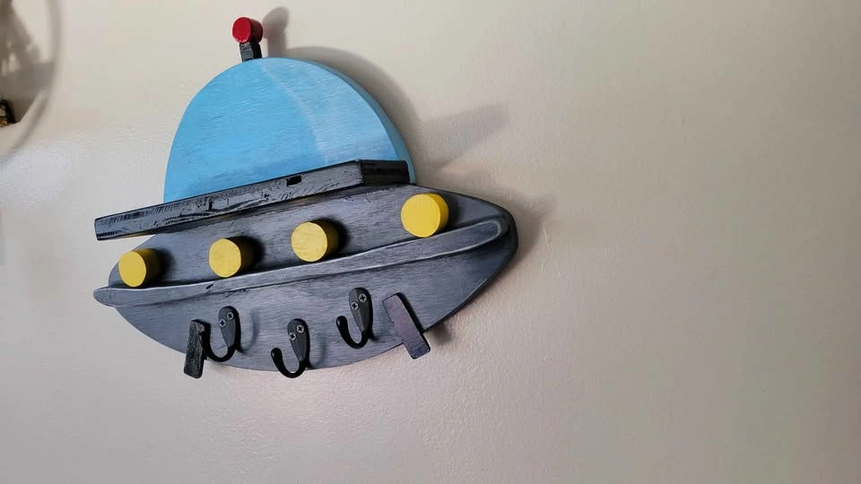 Custom Made UFO Key Holder - photo 3