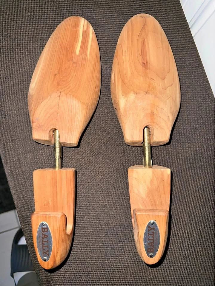 Bally Cedar Wood Shoe Trees Size XL