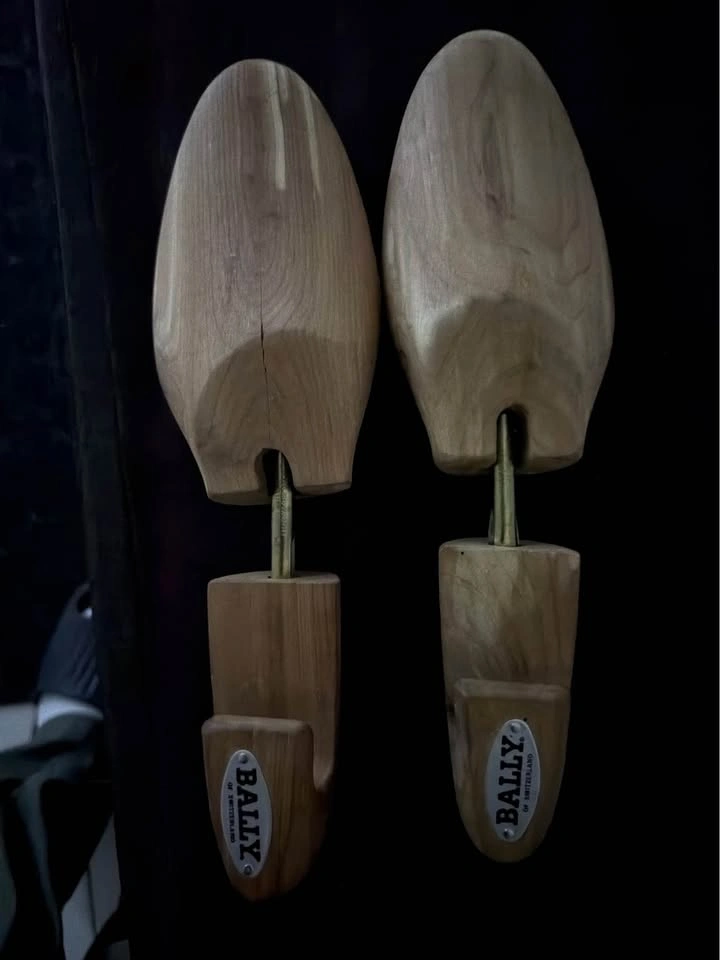 Bally Cedar Wood Shoe Trees Size XL - photo 3