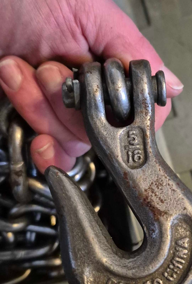 14ft 5/16” High Test Tow Chain w/ Clevis Hooks - photo 2