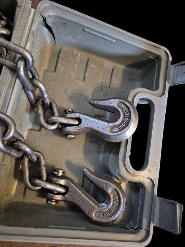 14ft 5/16” High Test Tow Chain w/ Clevis Hooks - photo 4
