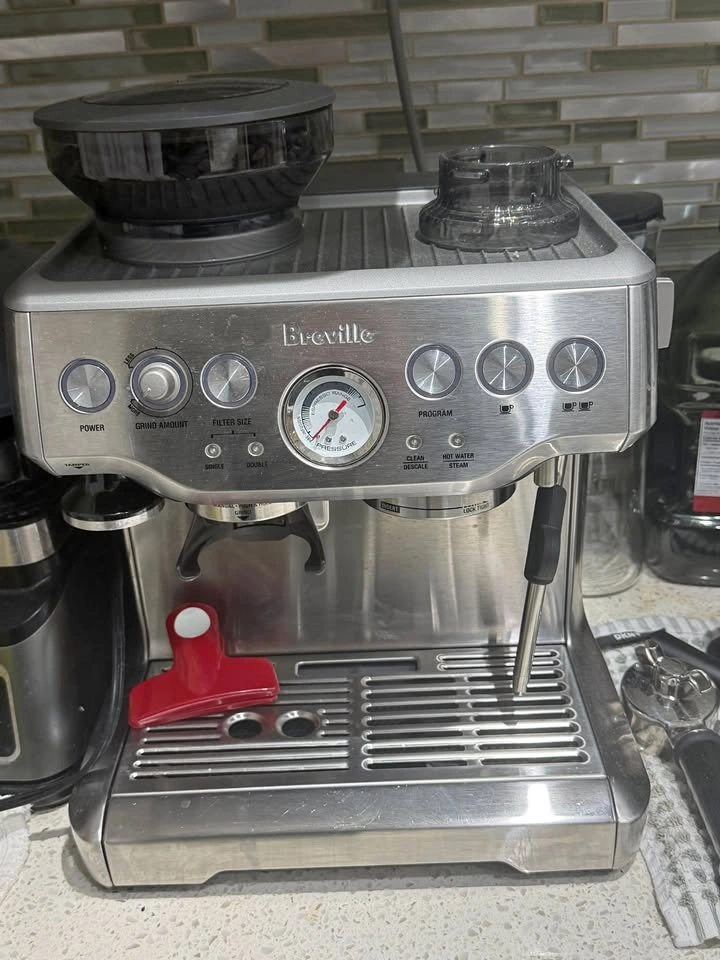 Breville Barista Express Espresso Machine BES870XL $ NEGOTIABLE