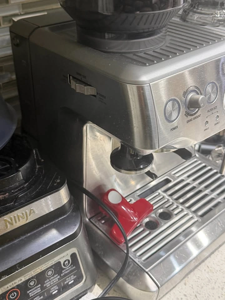 Breville Barista Express Espresso Machine BES870XL $ NEGOTIABLE - photo 4