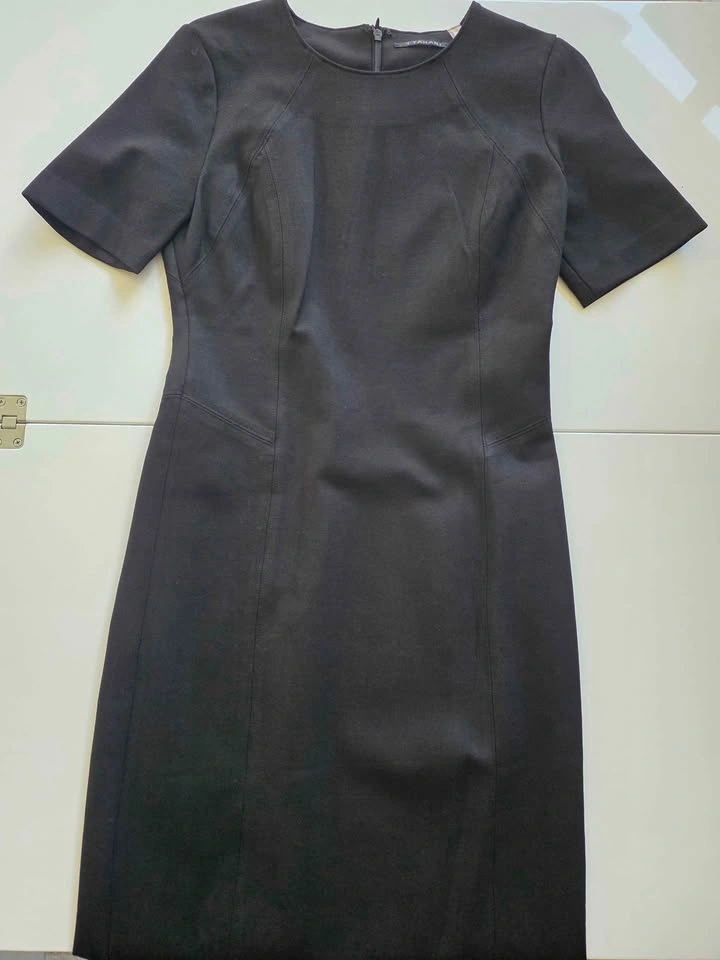 T Tahari Black Short Sleeve Sheath Dress - Size 2 - photo 2
