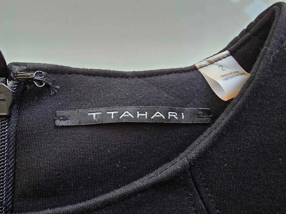 T Tahari Black Short Sleeve Sheath Dress - Size 2 - photo 3
