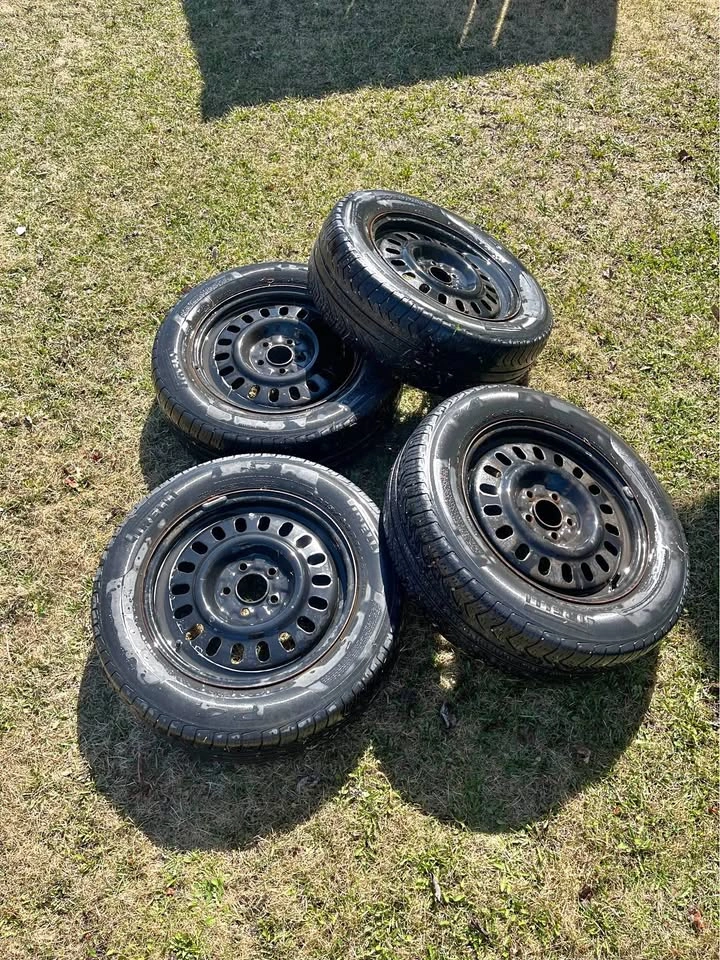 5x108 Steelies - 2001 Ford Taurus
