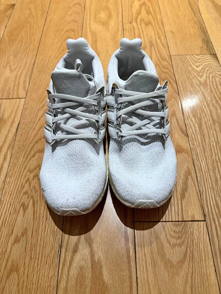 Adidas Boost Mens 11 - White - PRICE NEGOTIABLE