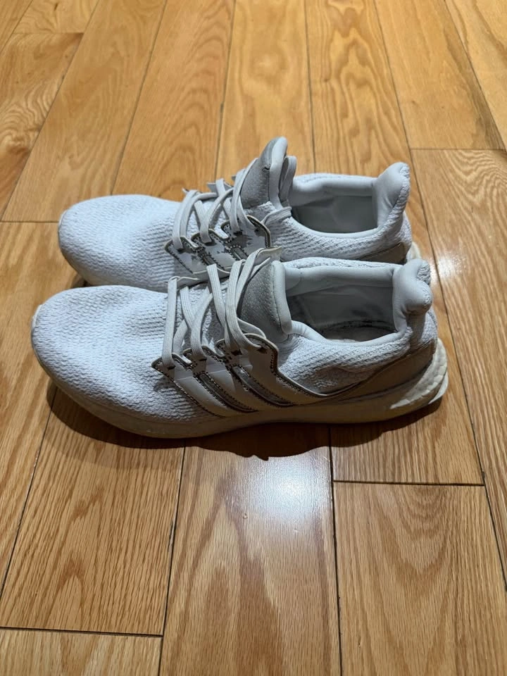 Adidas Boost Mens 11 - White - PRICE NEGOTIABLE - photo 2