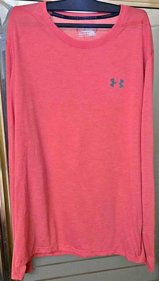 Under Armour Men's Large Longsleeve HEATGEAR