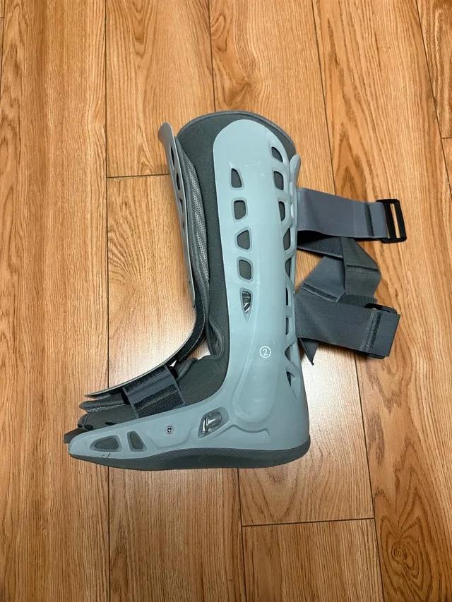 Aircast Airselect. Price Negotiable!!! Size 8 womens, 6 Mens. - photo 2