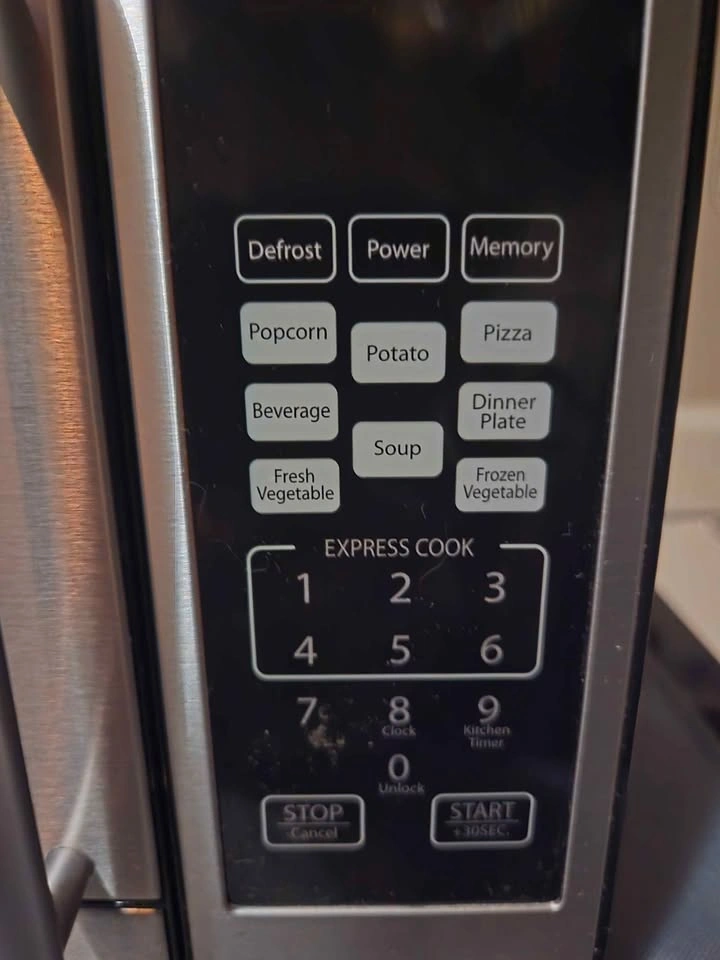Black+Decker Microwave - photo 4
