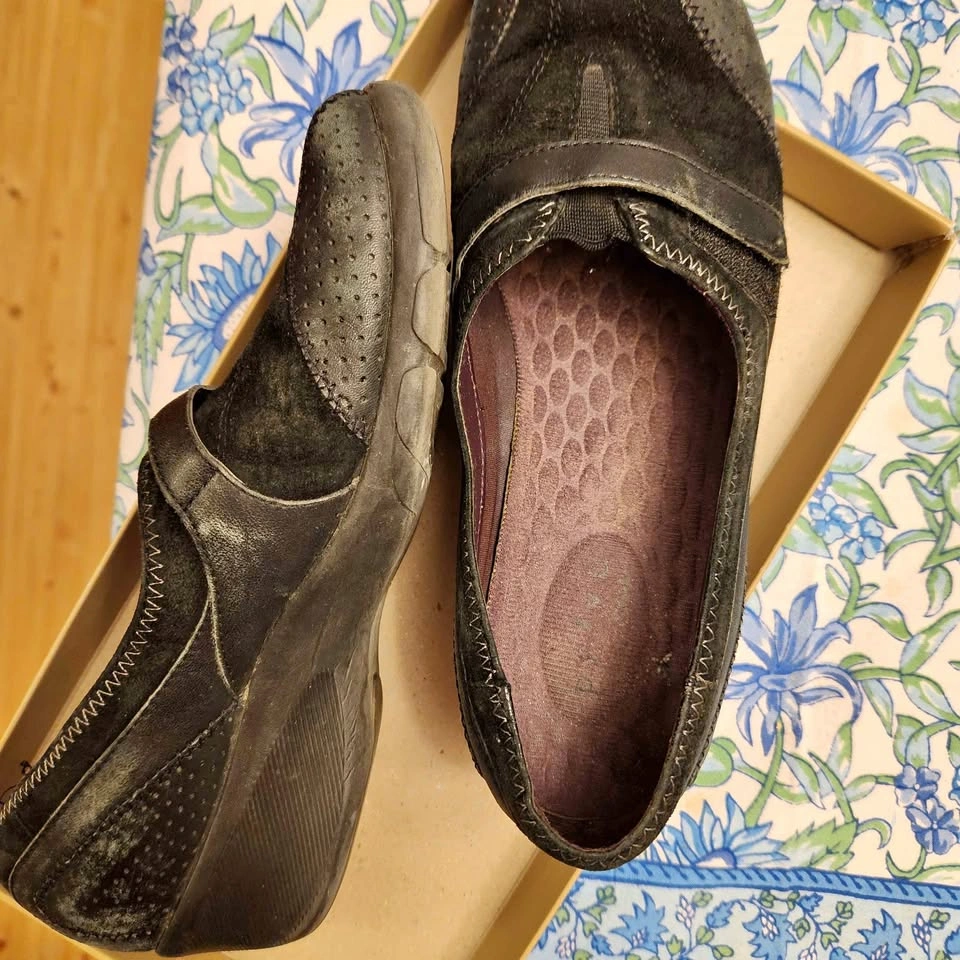 Ladies shoes