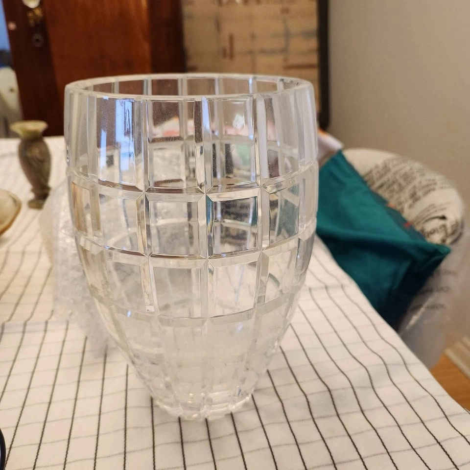 Clear Glass Vase and Oil Lamp - photo 3