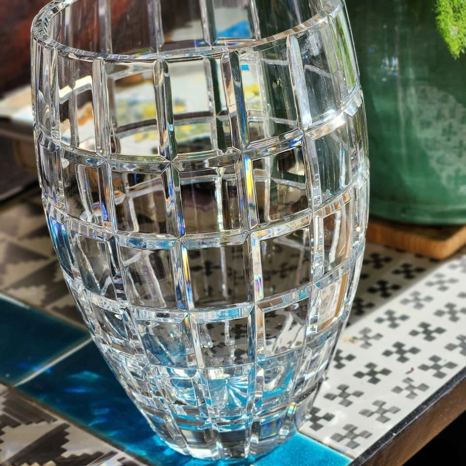 Clear Glass Vase and Oil Lamp - photo 4