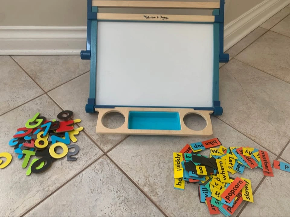 Table Top Easel - Melissa and Doug - photo 2