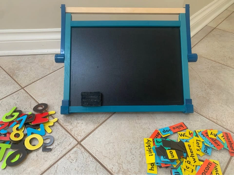 Table Top Easel - Melissa and Doug - photo 3
