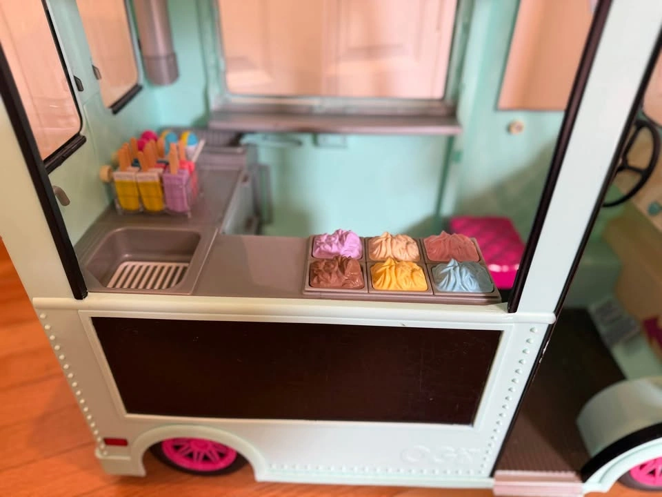 OG girl - Ice Cream Truck - photo 3
