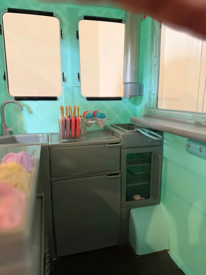 OG girl - Ice Cream Truck - photo 4