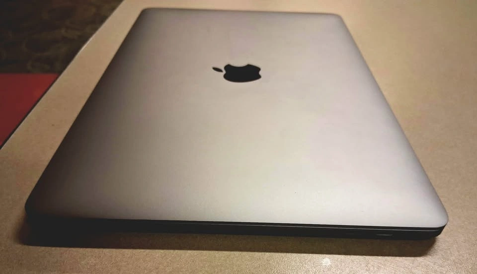 Macbook Pro 13.3" (2017) i7, 16GB RAM, 1TB SSD, Touchbar - photo 4