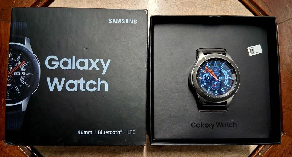Samsung Galaxy Watch 1st Gen. Excellent Condition!!! - photo 3