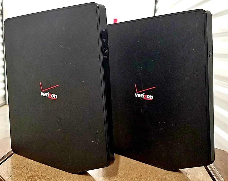 2 Verizon G1100 Routers