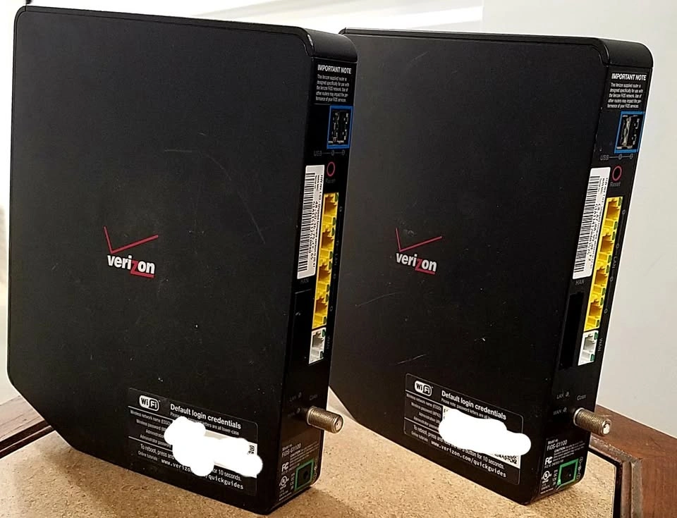 2 Verizon G1100 Routers - photo 2