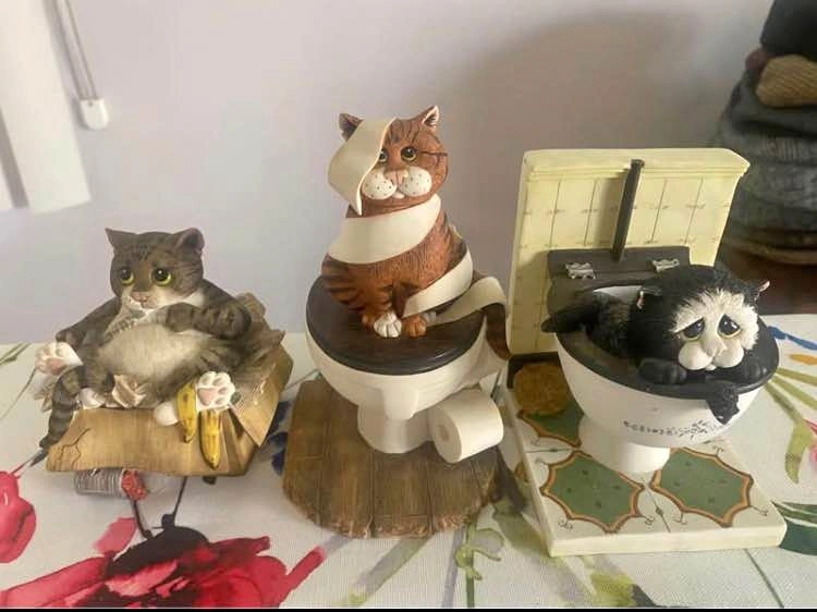 Set of 3 "Comic and Curious Cats" by Linda Jane Smith