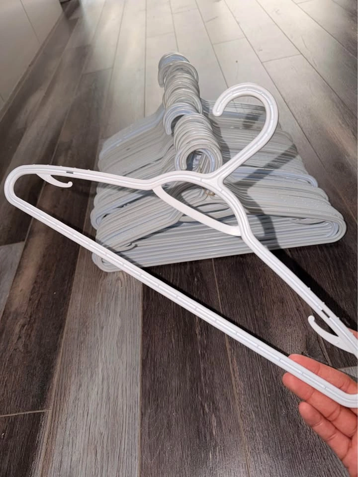 40 White Non-Slip Hangers – Space Saving Closet Set - photo 2
