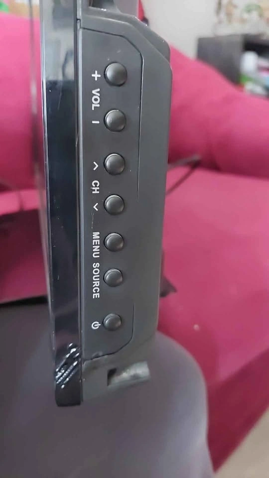 32" RCA TV - photo 2