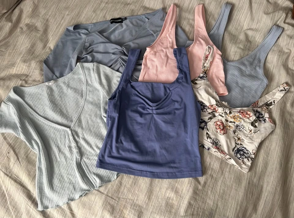 Clothes bundle - photo 2