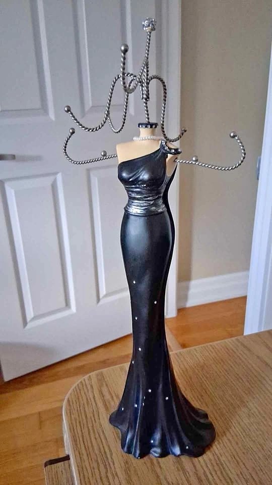 Necklace Holder