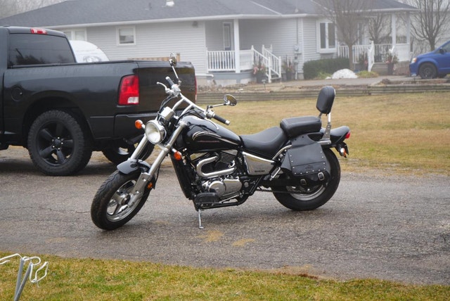 2000 Suzuki Marauder 800 - Low KM - Cobra Exhaust