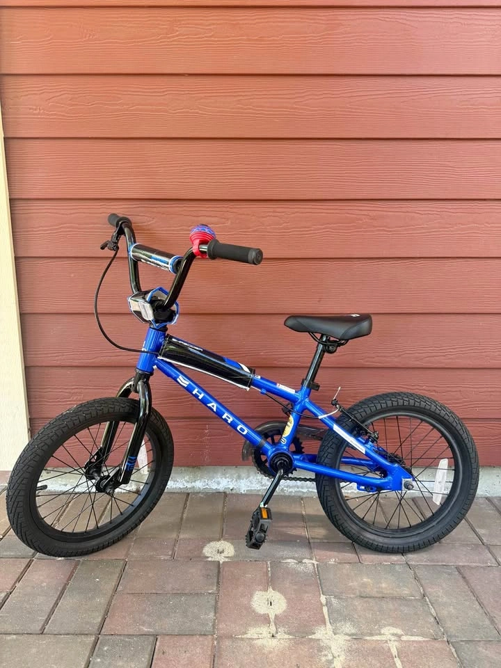 Haro Shredder 16” Kids Bike + Helmet