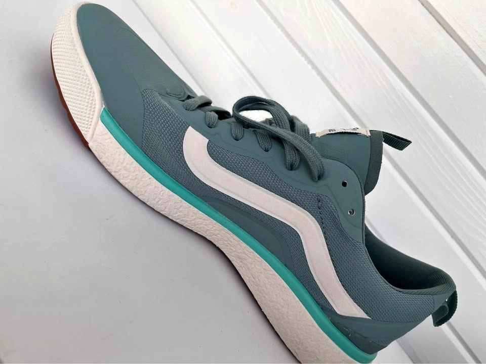 Brand New Vans UltraRange EXO (Men's 11.5 / Women's 13)