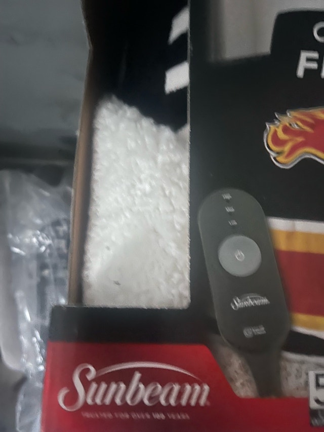 Sunbeam Calgary Flames Heated Throw - photo 5